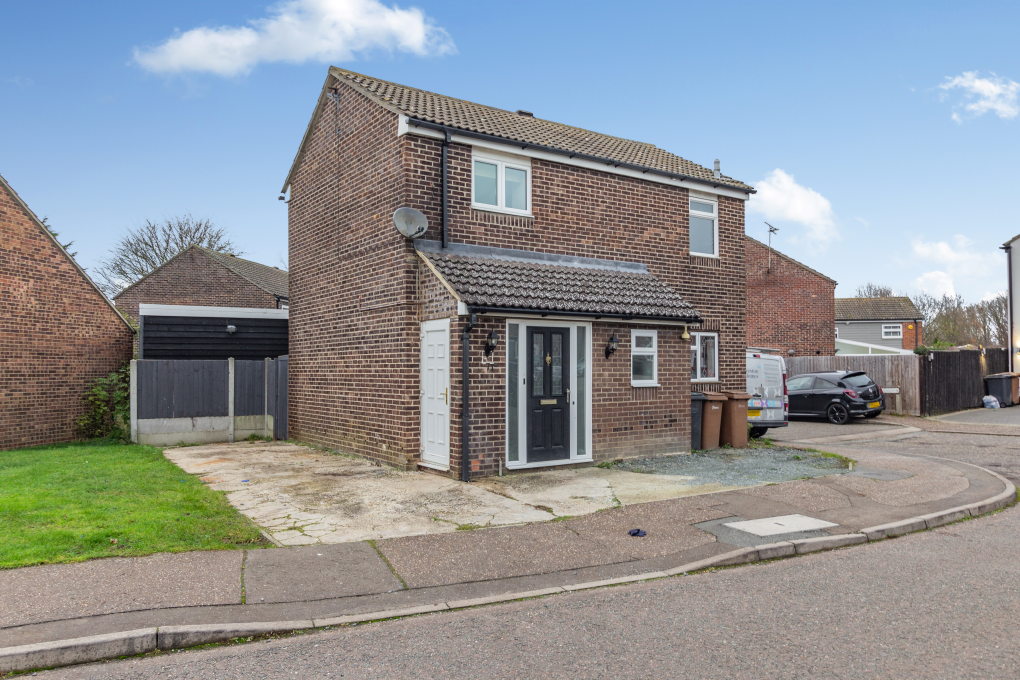 1 bed detached house for sale in Boleyn Way, Chelmsford CM3, £350,000