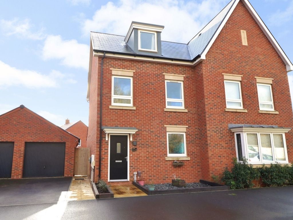 3 bed town house for sale in Kingsman Drive, Botley SO32, £380,000 Zoopla