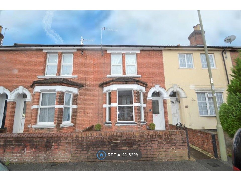 3 bed terraced house to rent in Desborough Road, Eastleigh SO50, £1,550