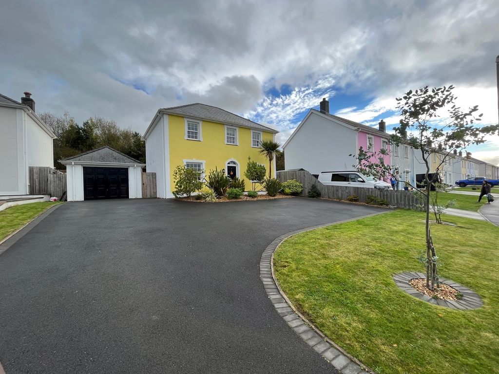 4 bed detached house for sale in Stad Craig Ddu, Llanon SY23 Zoopla