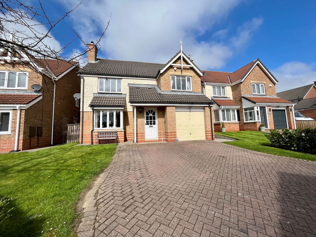 4 bed detached house for sale in O'neill Drive, Peterlee SR8, £230,000
