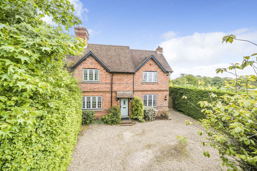 4 bed semidetached house for sale in Eastfield Lane, Goring Heath
