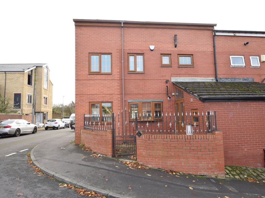 2 bed terraced house for sale in Howden Place, Leeds, West Yorkshire