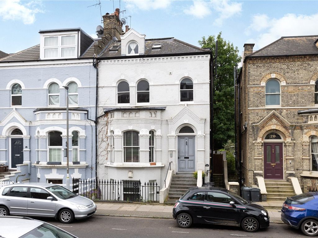 1 bed flat for sale in Disraeli Road, London SW15, £399,950 Zoopla