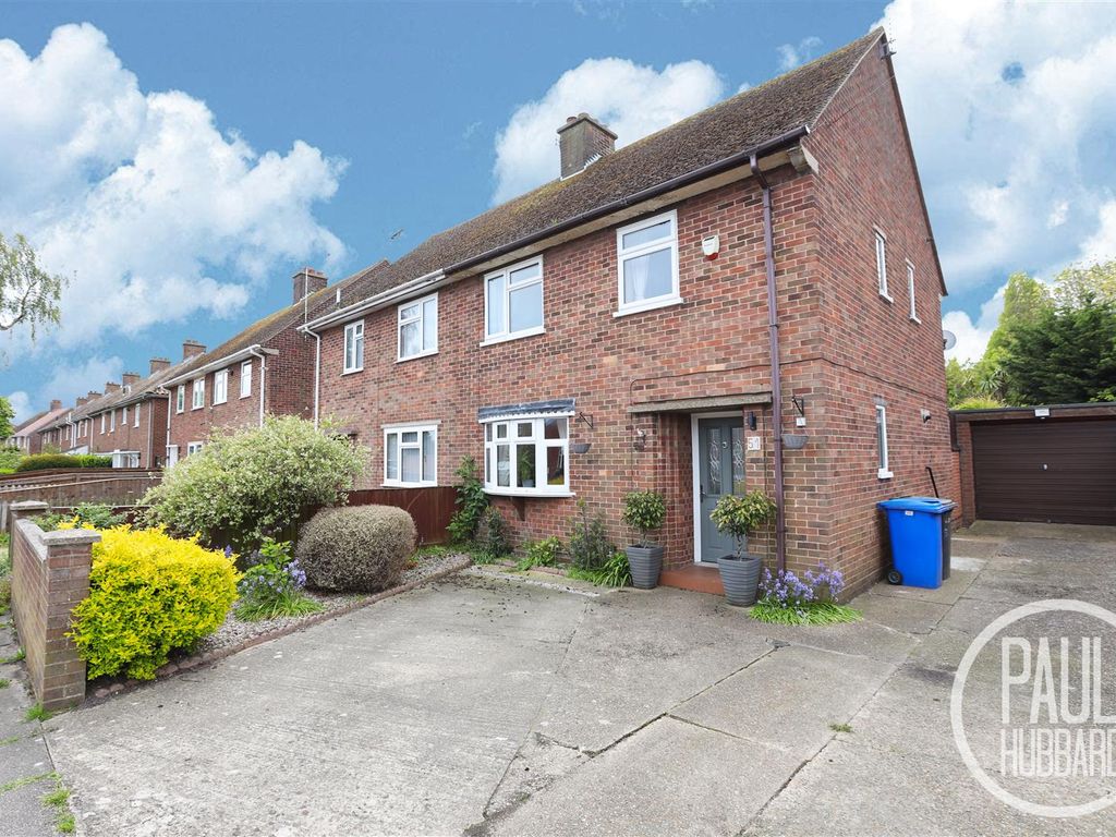 3 bed semidetached house for sale in Harris Avenue, Gunton NR32, £