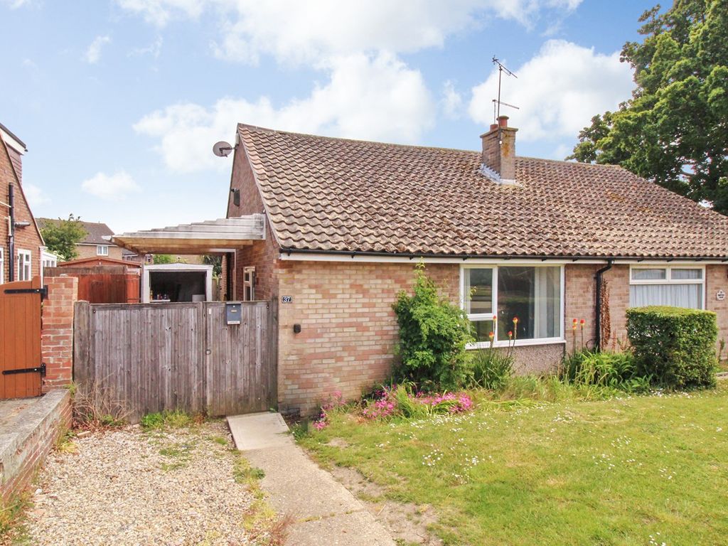 2 bed semidetached bungalow for sale in Hunters Chase, Herne Bay CT6