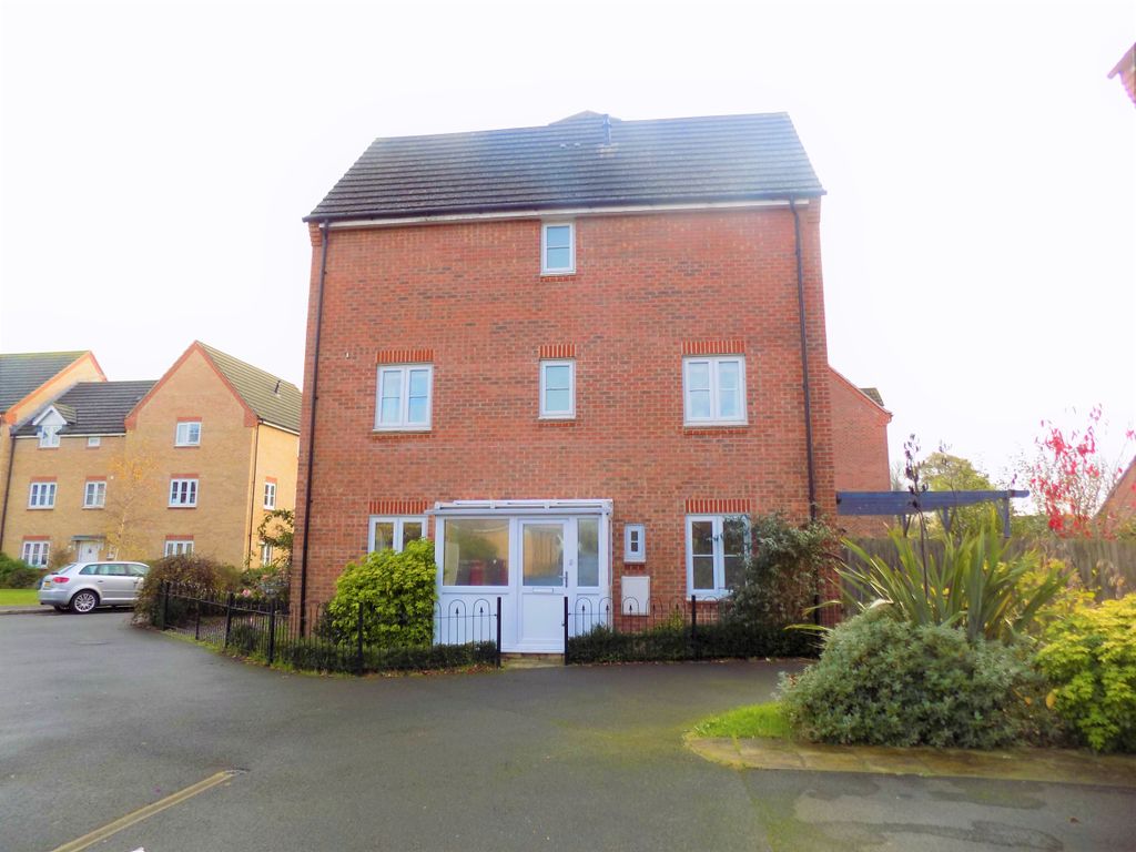 5 bed town house for sale in Baxendale Road, Chichester PO19 Zoopla