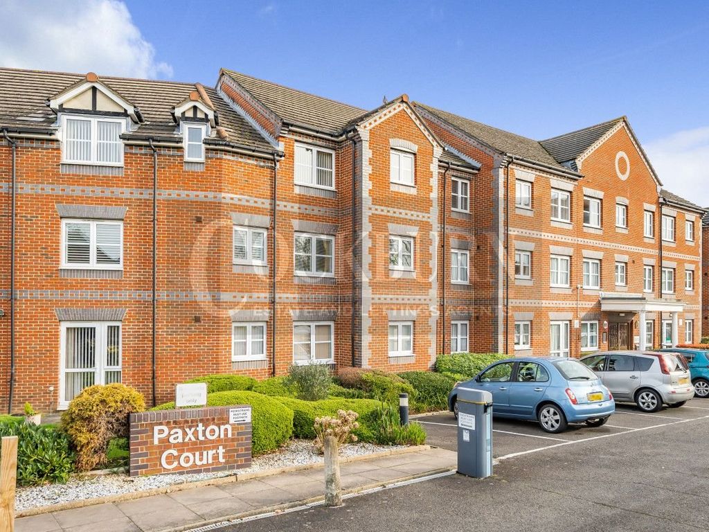 2 bed flat for sale in Paxton Court, Marvels Lane SE12, £225,000 Zoopla