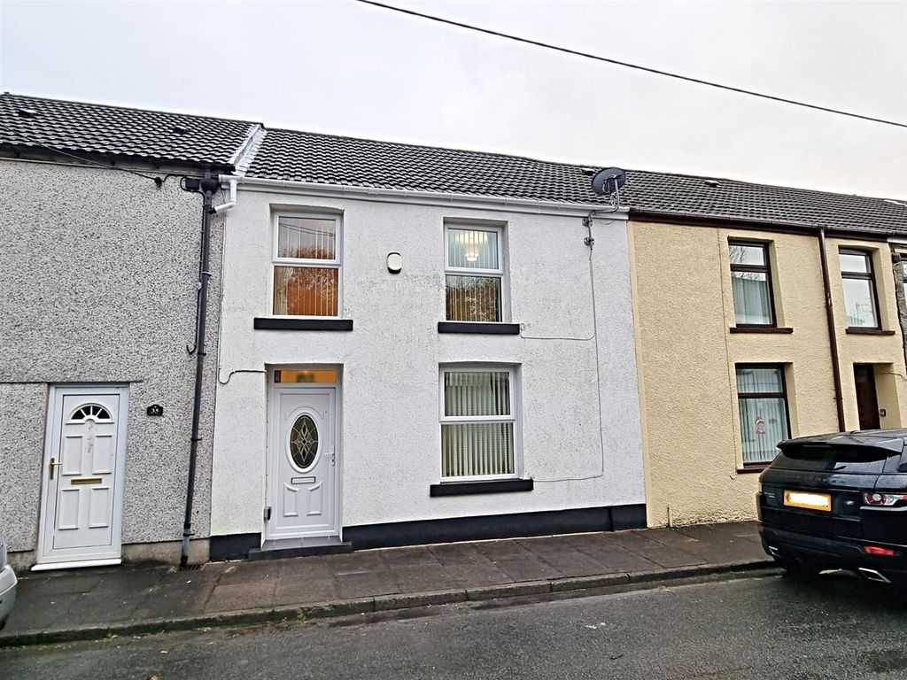 4 bed terraced house for sale in Station Road, Tonyrefail, Porth CF39