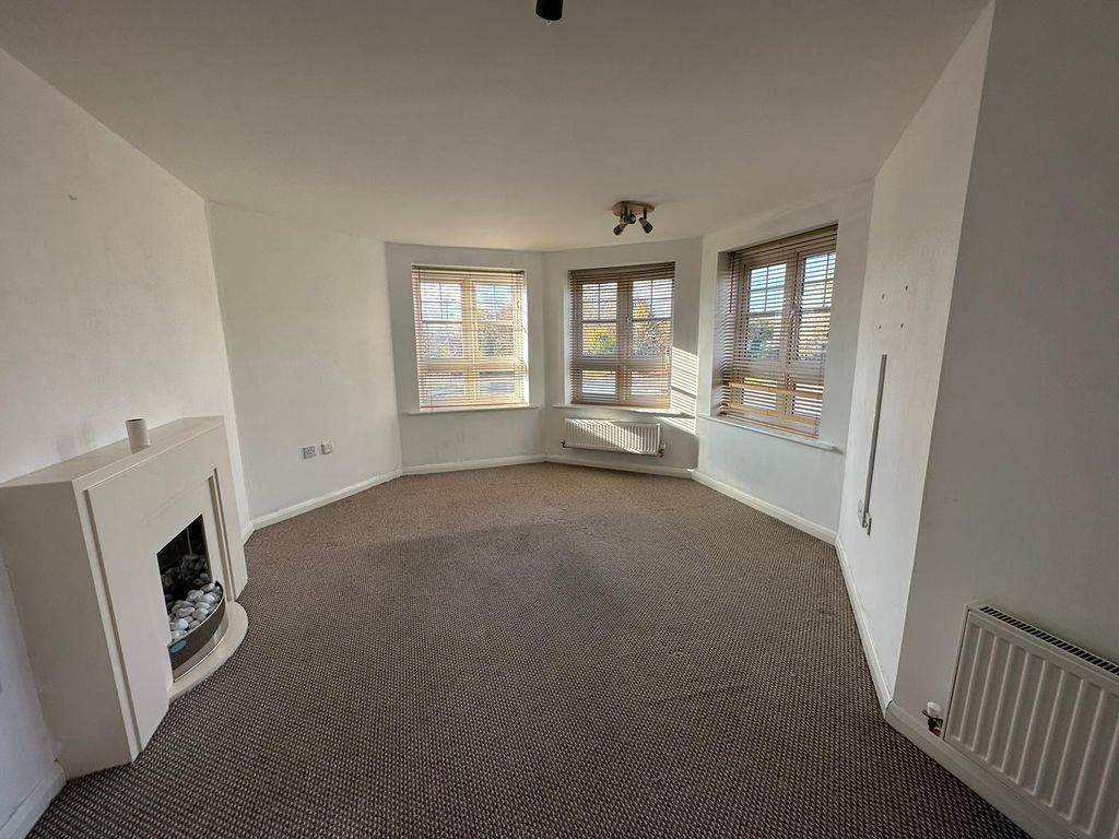 2 bed flat to rent in Magnolia Drive, Walsall WS5, £875 pcm Zoopla