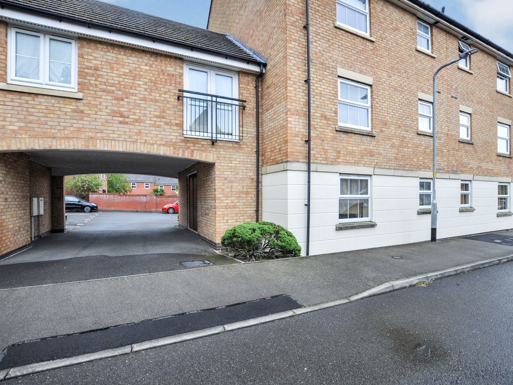 2 bed flat for sale in Alchester Court, Towcester NN12 Zoopla