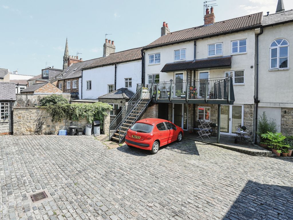 2 bed flat for sale in Briggate, Knaresborough, North Yorkshire HG5
