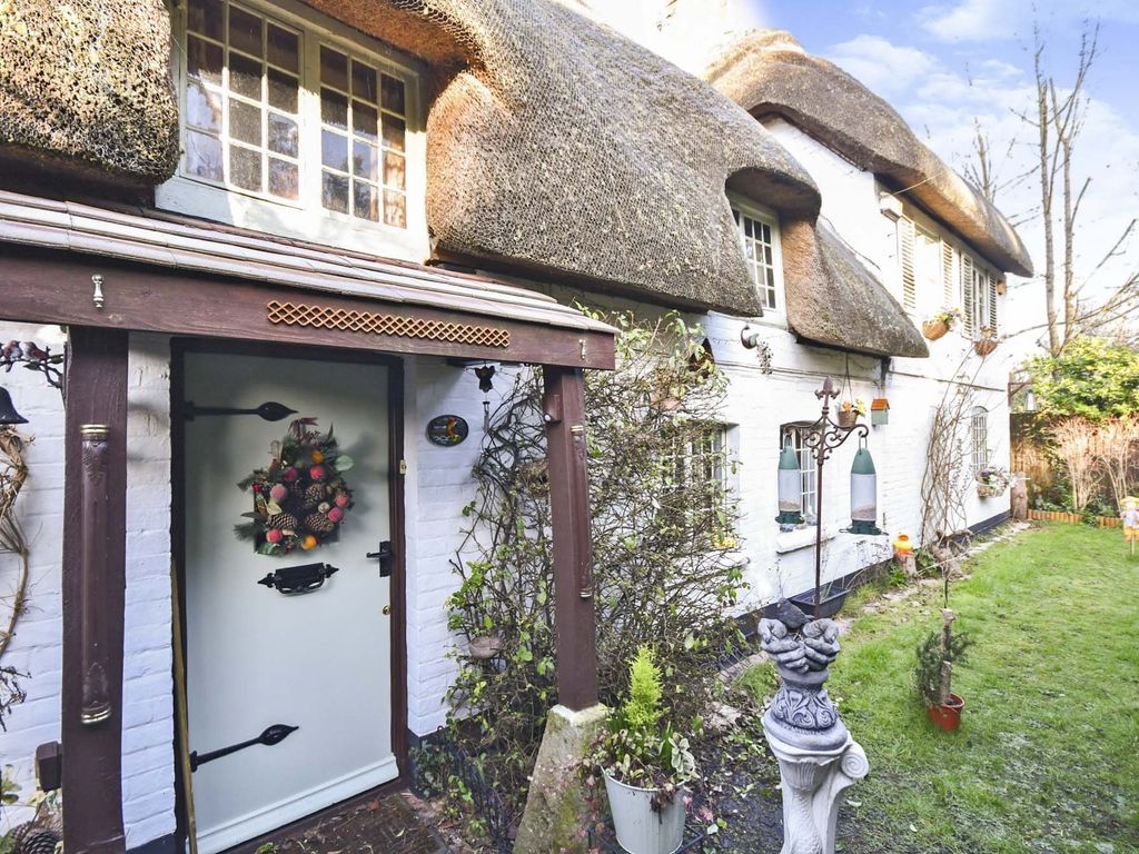 3 bed property for sale in Salisbury Road, Burgate, Fordingbridge SP6