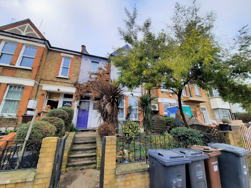 3 bed flat for sale in Castlewood Road, London N16 Zoopla