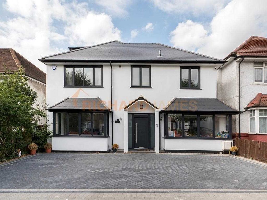 5 bed detached house for sale in Millway, London NW7 Zoopla