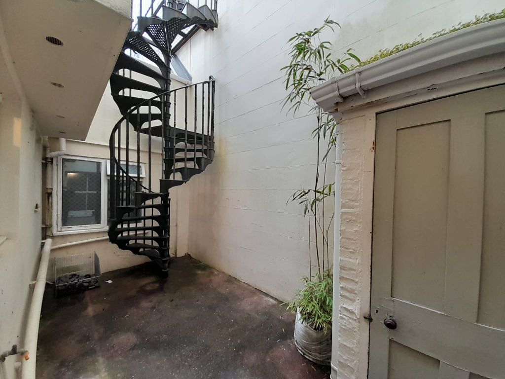 1 bed flat to rent in Bloomsbury Place, Brighton BN2, £1,200 pcm Zoopla