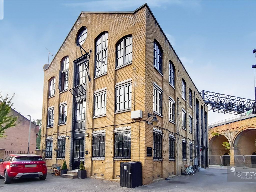 3 bed flat for sale in Tower Bridge Road, London SE1, £985,000 Zoopla