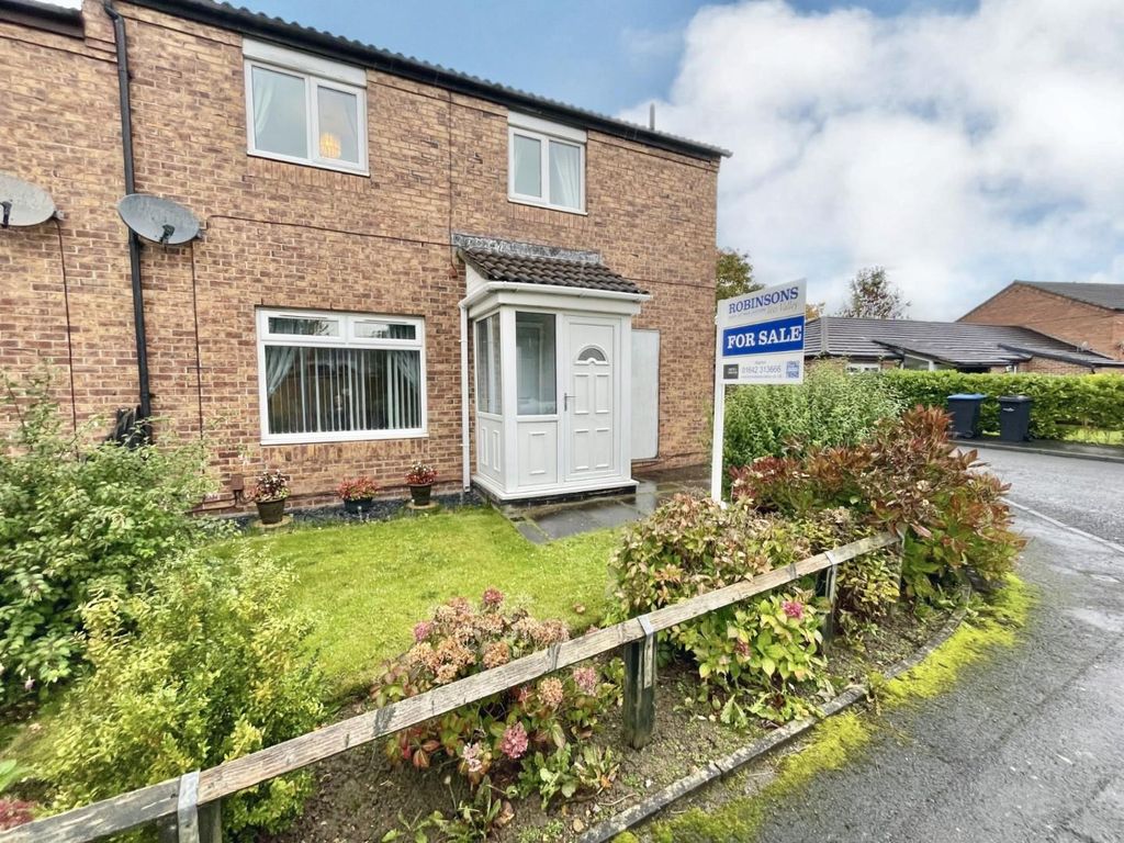 5 bed semidetached house for sale in Hazelbank, Coulby Newham