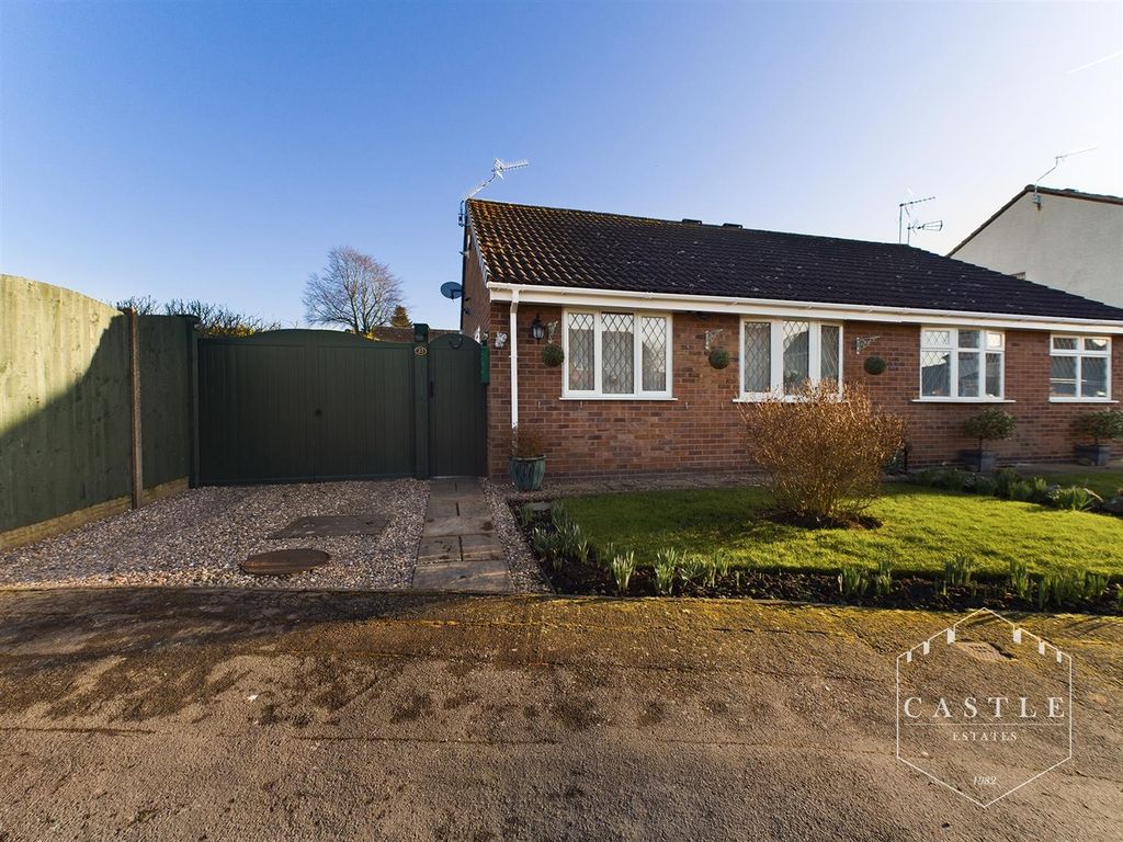 2 bed semidetached bungalow for sale in Sycamore Close, Burbage