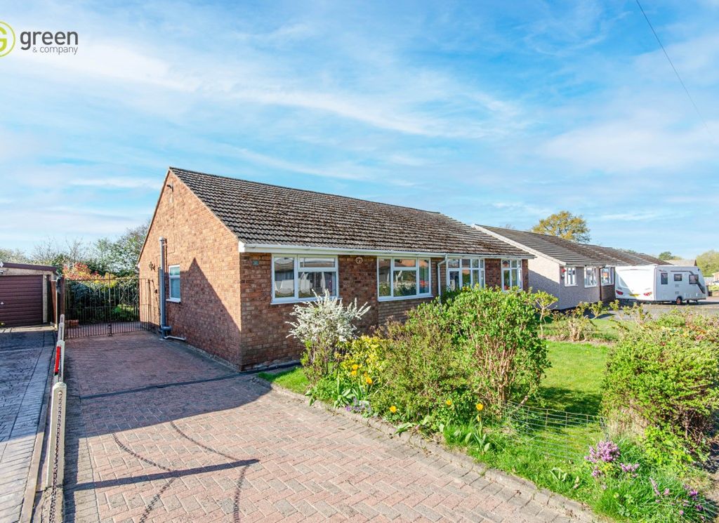 2 bed semidetached bungalow for sale in Birch Grove, Birchmoor