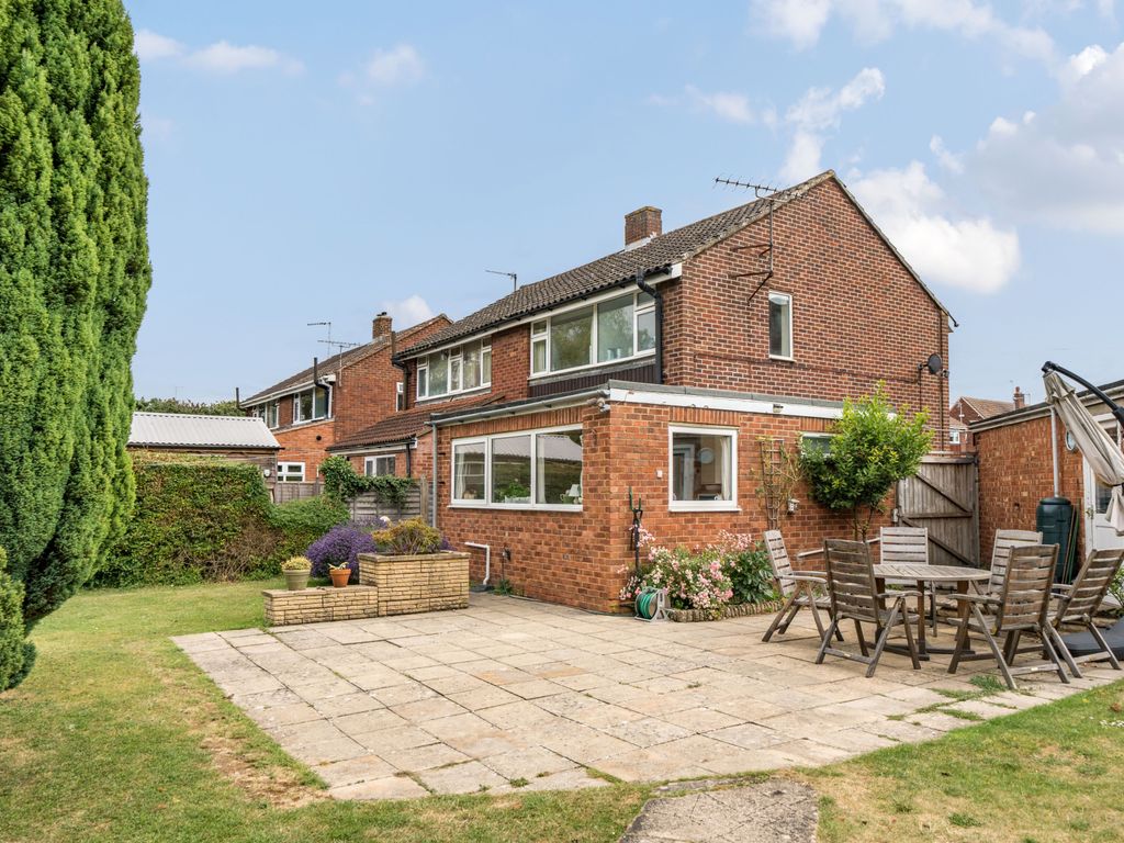 3 bed semidetached house for sale in Ridgemount Close, Brockworth GL3