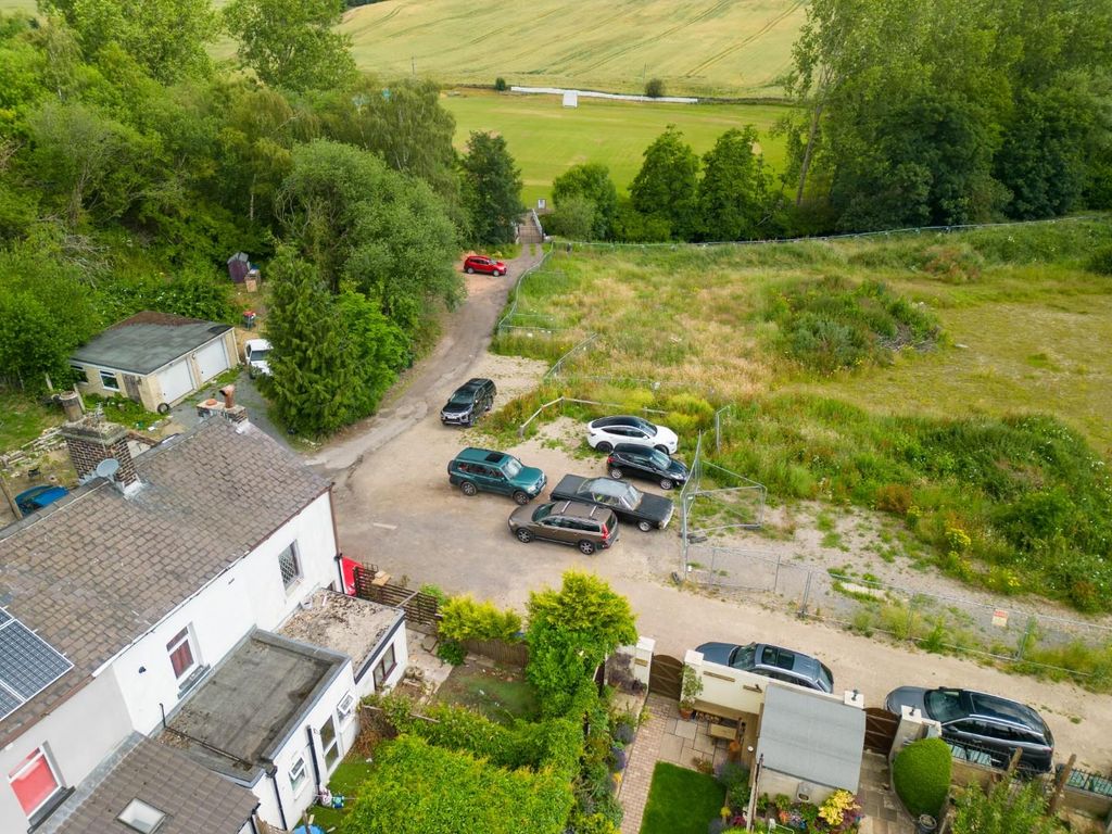 2 bed end terrace house for sale in Queen Street, Penistone, Sheffield
