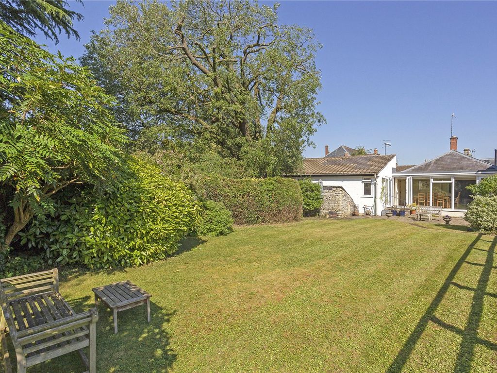 2 bed bungalow for sale in Querns Lane, Cirencester, Gloucestershire