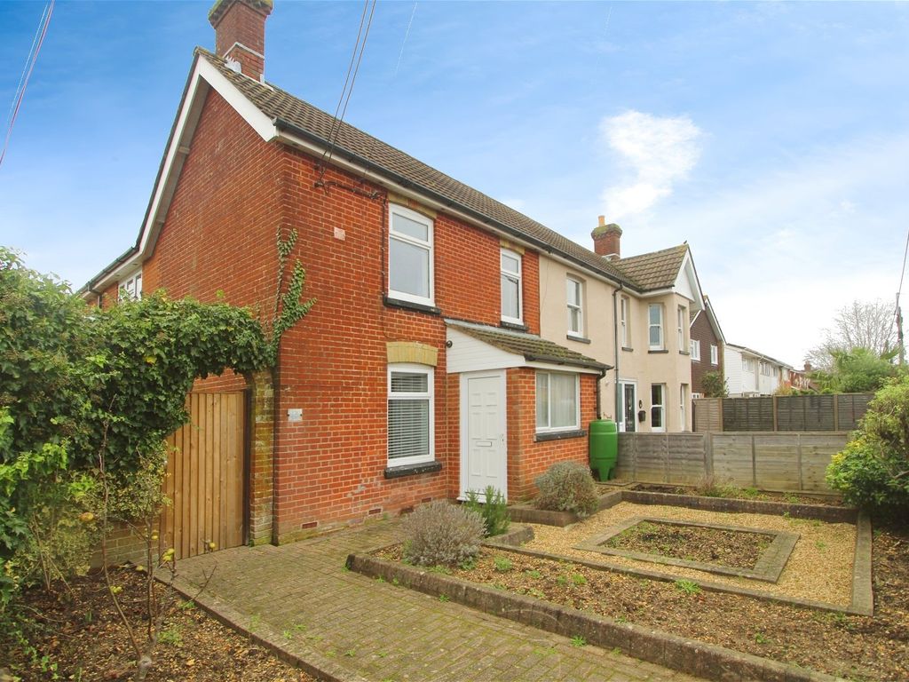 4 bed semidetached house for sale in Crete Road, Dibden Purlieu, Southampton SO45, £475,000