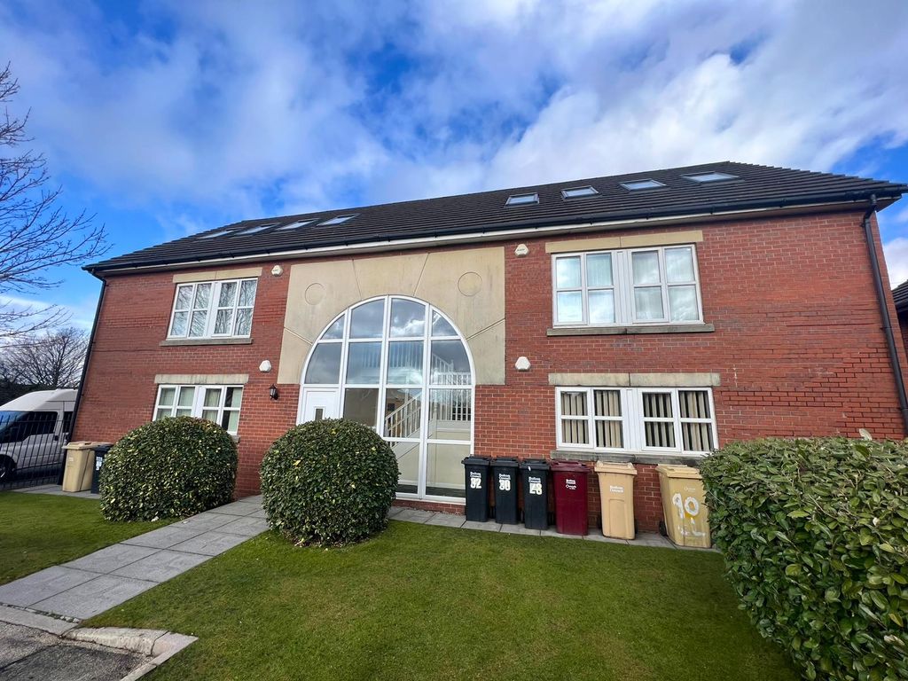 2 bed flat to rent in Richmond Street, Bolton BL6 Zoopla