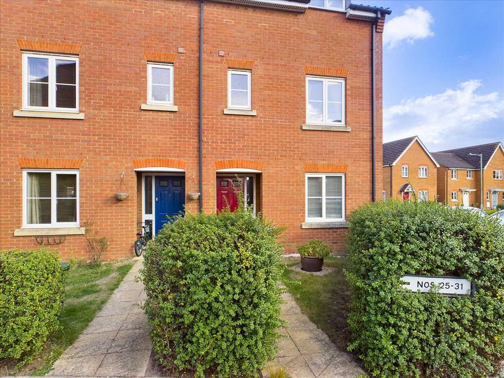 5 bed town house for sale in Jennings Drift, Kesgrave, Ipswich IP5 Zoopla