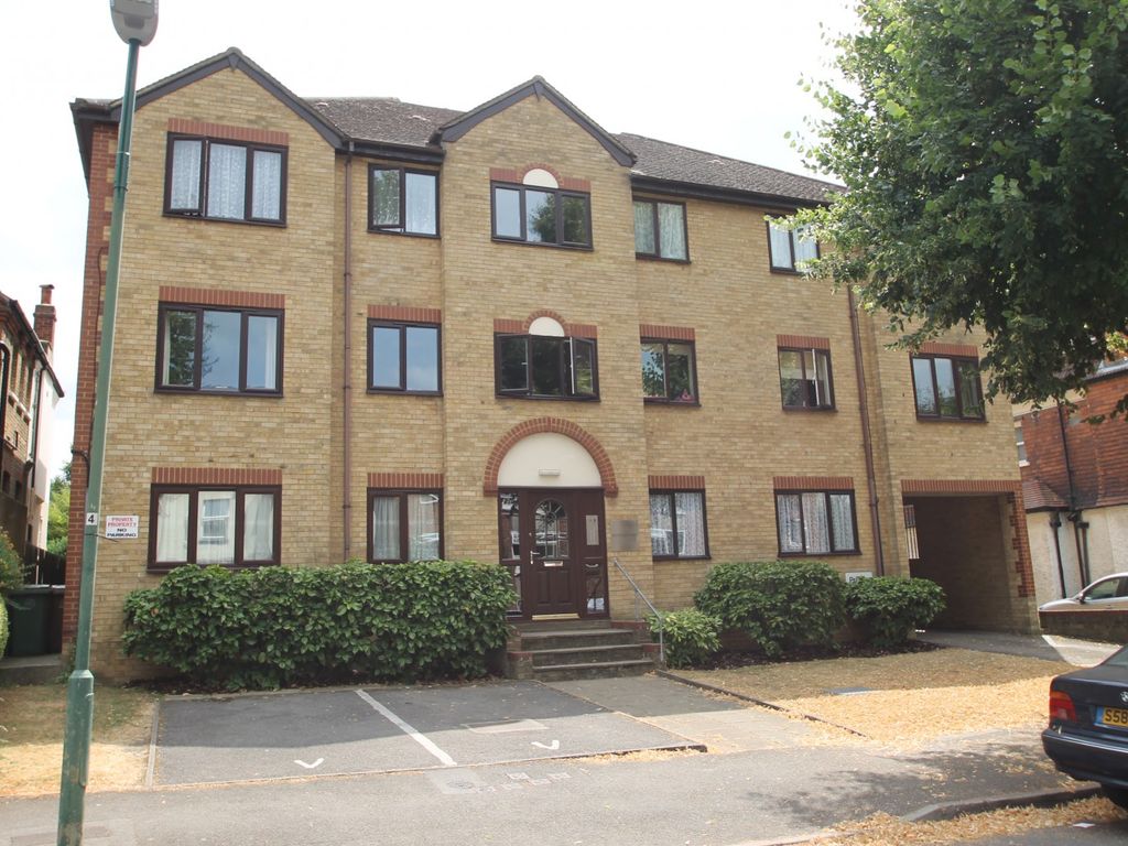 1 bed flat to rent in Egmont Road, Sutton SM2, £1,300 pcm Zoopla