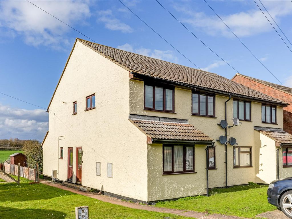 2 bed for sale in Hyll Close, Great Chesterford, Saffron