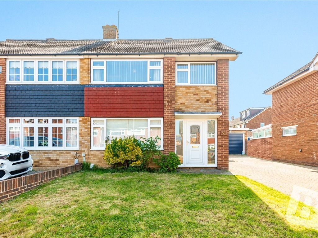3 bed semidetached house for sale in Frobisher Way, Gravesend, Kent