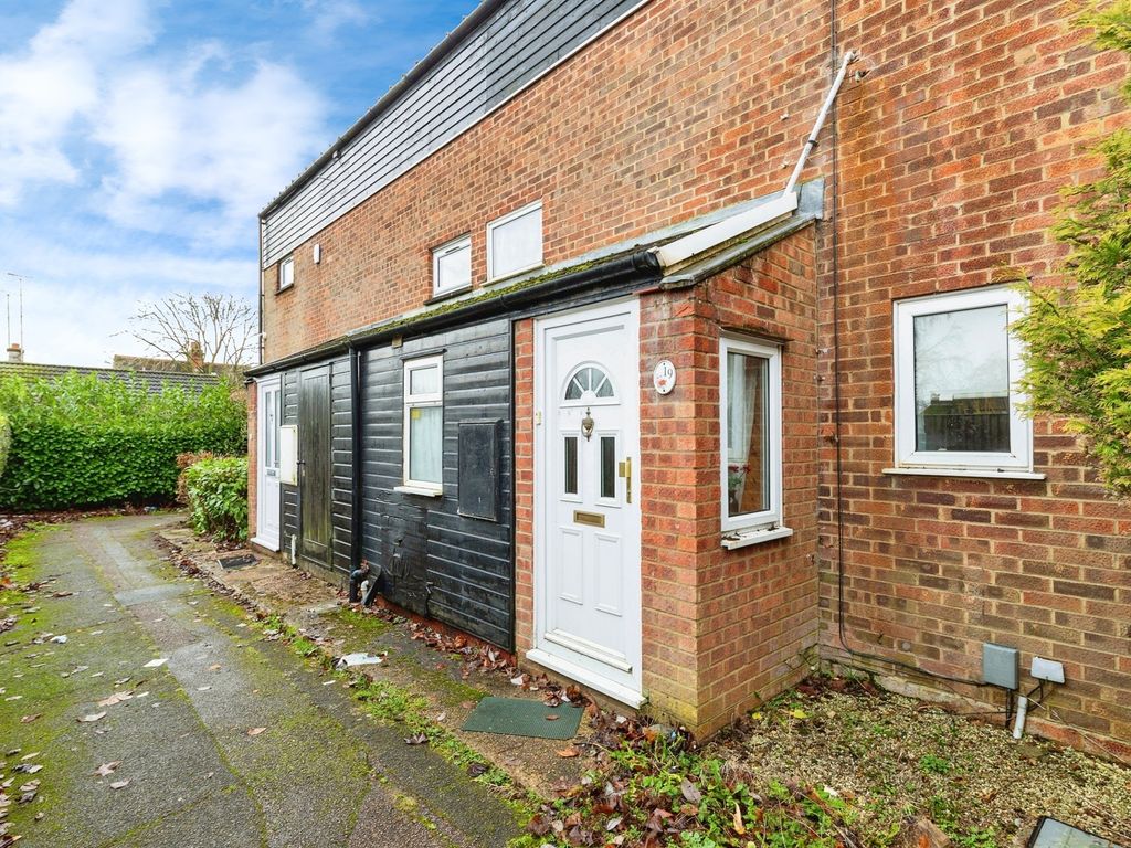 3 bed terraced house for sale in Onslow Close, Hatfield AL10, £325,000