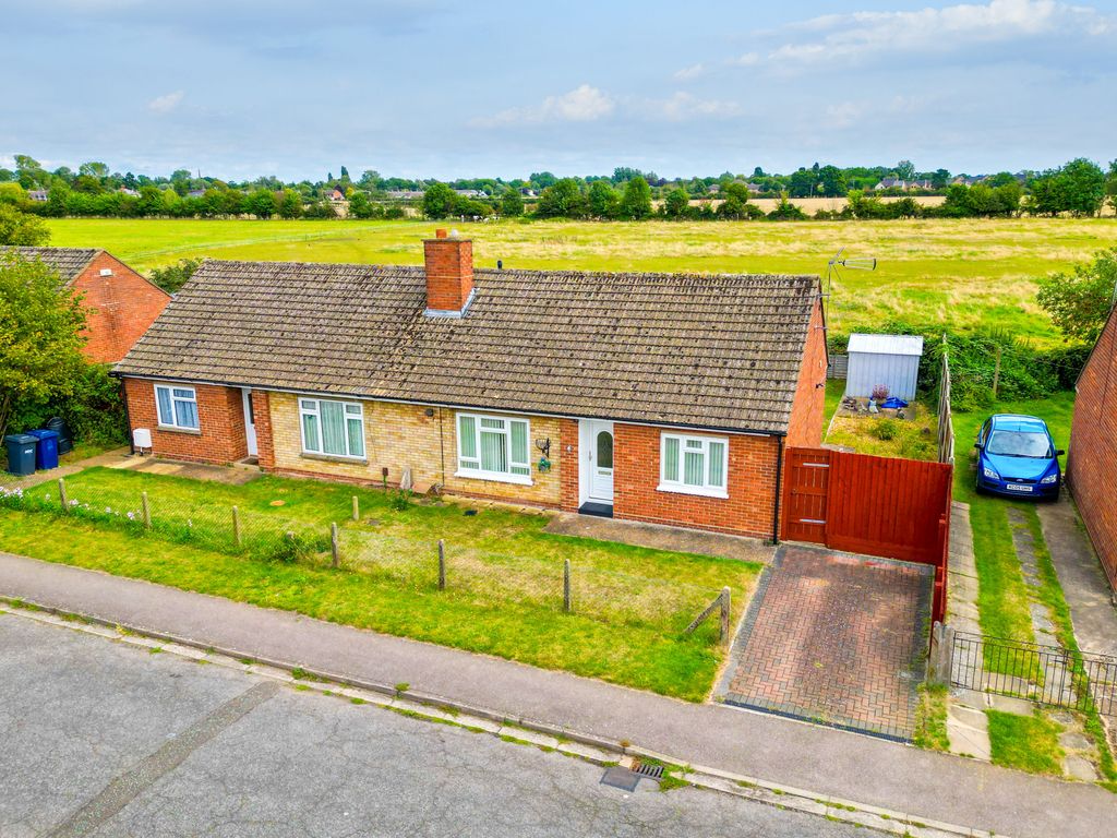 2 bed semidetached bungalow for sale in Daintree Way, Hemingford Grey