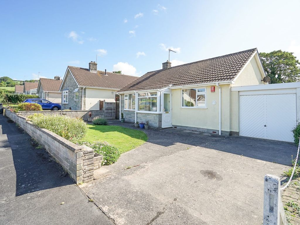 2 bed bungalow for sale in Amesbury Drive, Bleadon, WestonSuperMare