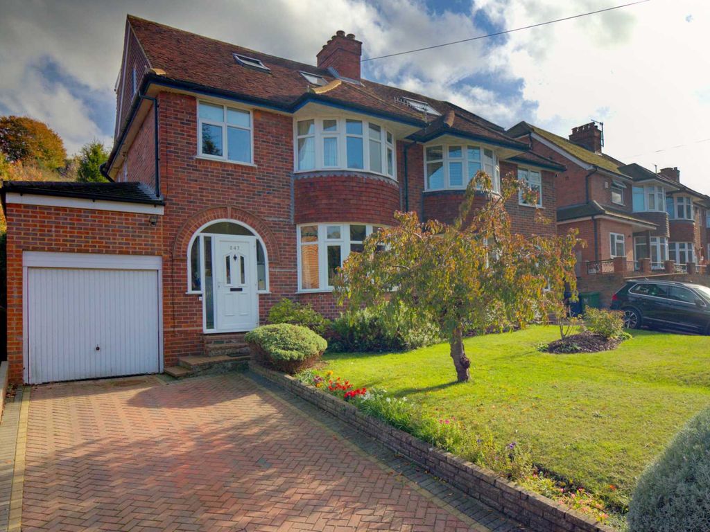 4 bed semidetached house for sale in Desborough Avenue, High