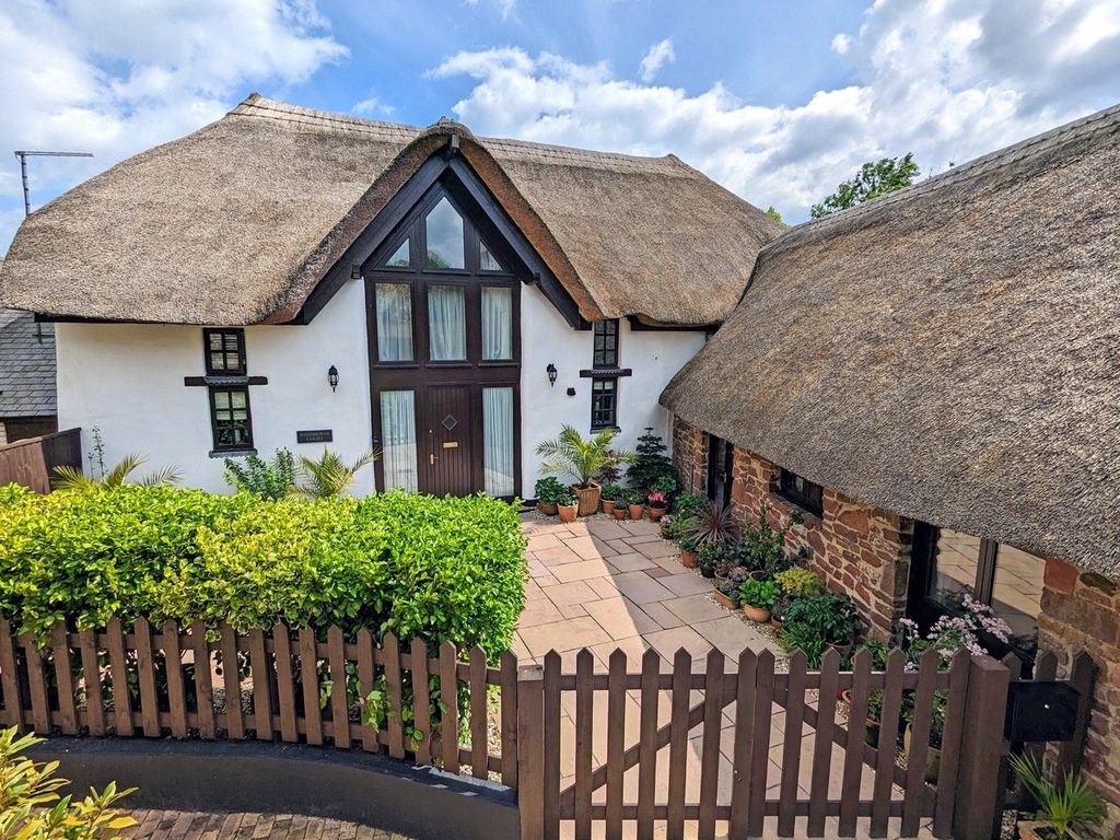 3 bed barn conversion for sale in Ash Hill, Devon TQ14