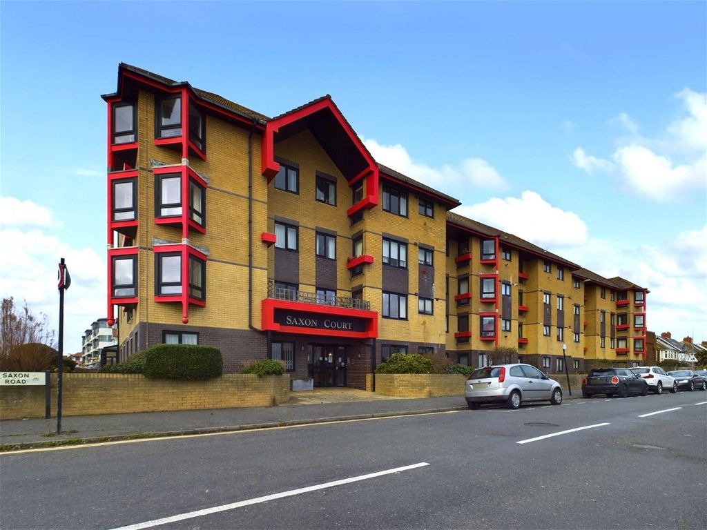 1 bed flat for sale in Saxon Court, Hove BN3, £260,000 Zoopla
