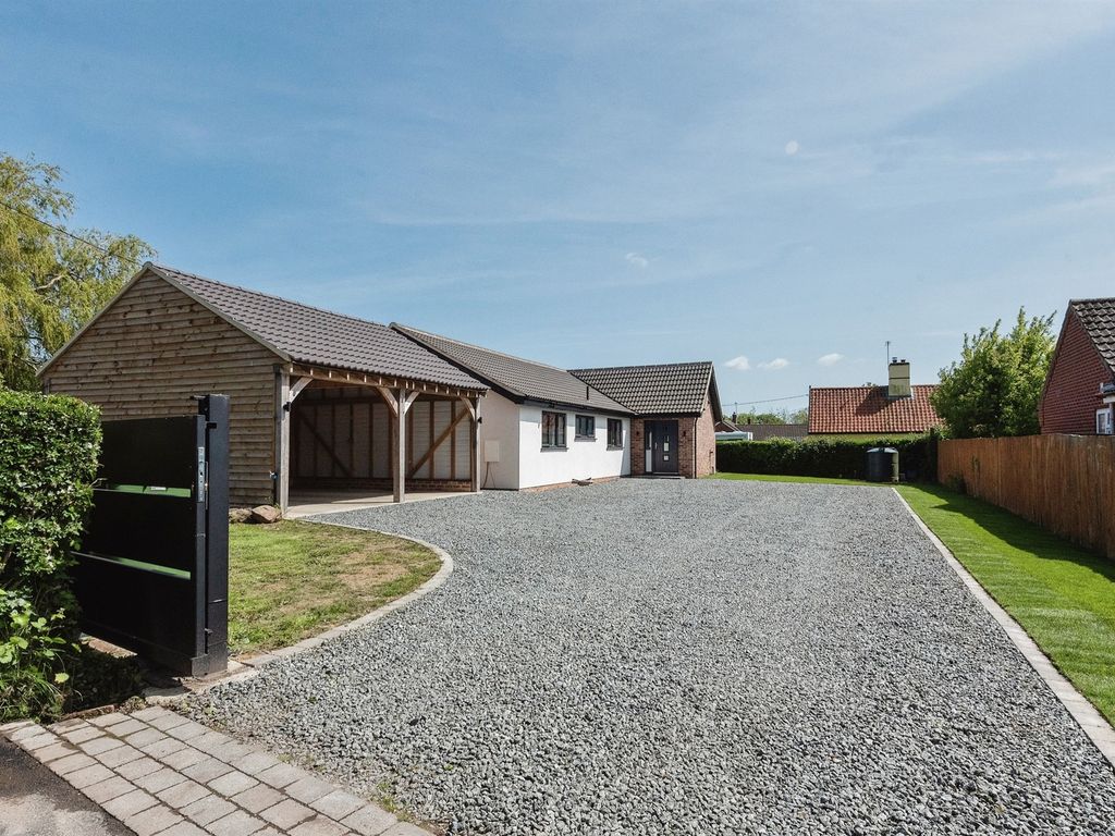 4 bed detached bungalow for sale in Rectory Road, Tivetshall St. Mary