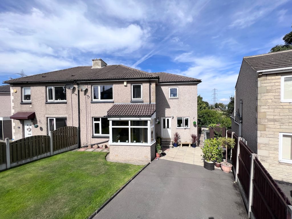 4 bed semidetached house for sale in Florida Road, Sandy Lane