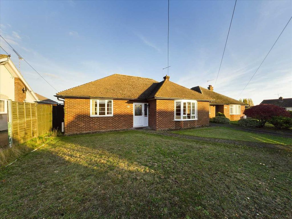 3 bed bungalow for sale in Edmonton Road, Kesgrave, Ipswich IP5, £