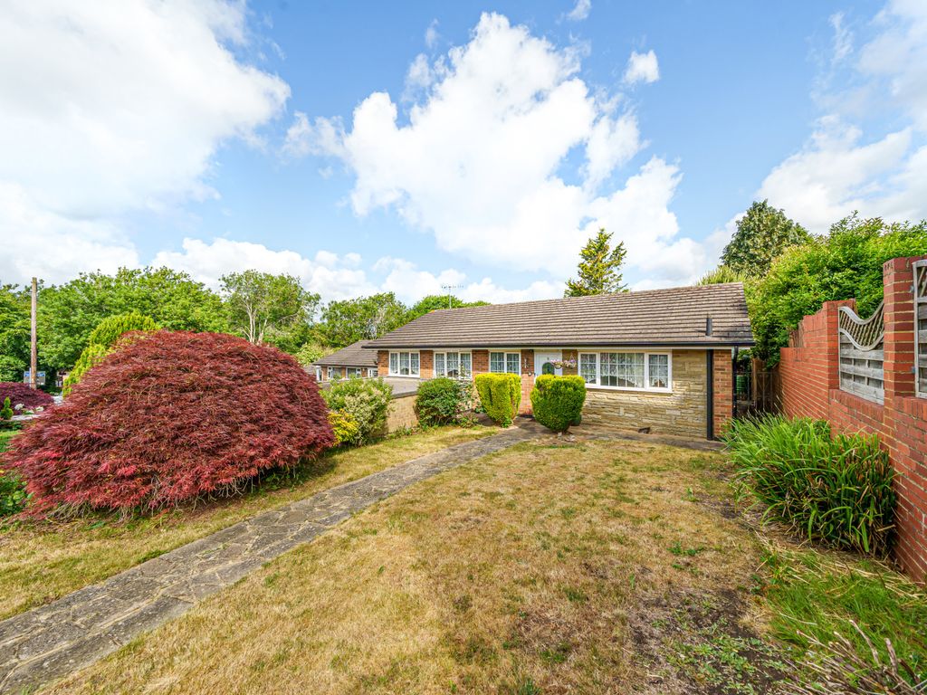 4 bed bungalow for sale in Green Lane, Lower Kingswood, Tadworth