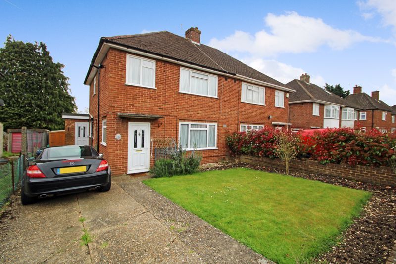4 bed semidetached house for sale in Rutland Avenue, High HP12