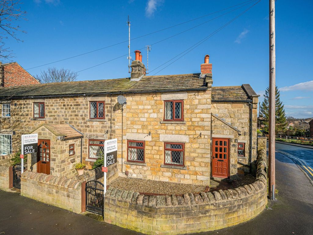 2 bed terraced house to rent in Crab Lane, Harrogate HG1, £925 pcm Zoopla