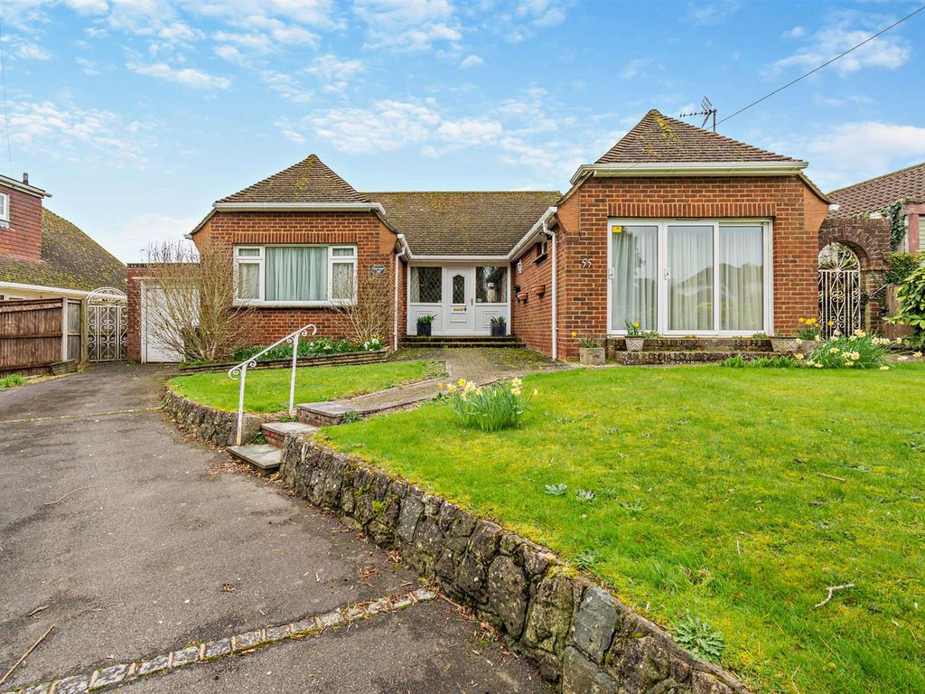 2 bed detached bungalow for sale in Fauchons Lane, Bearsted, Maidstone