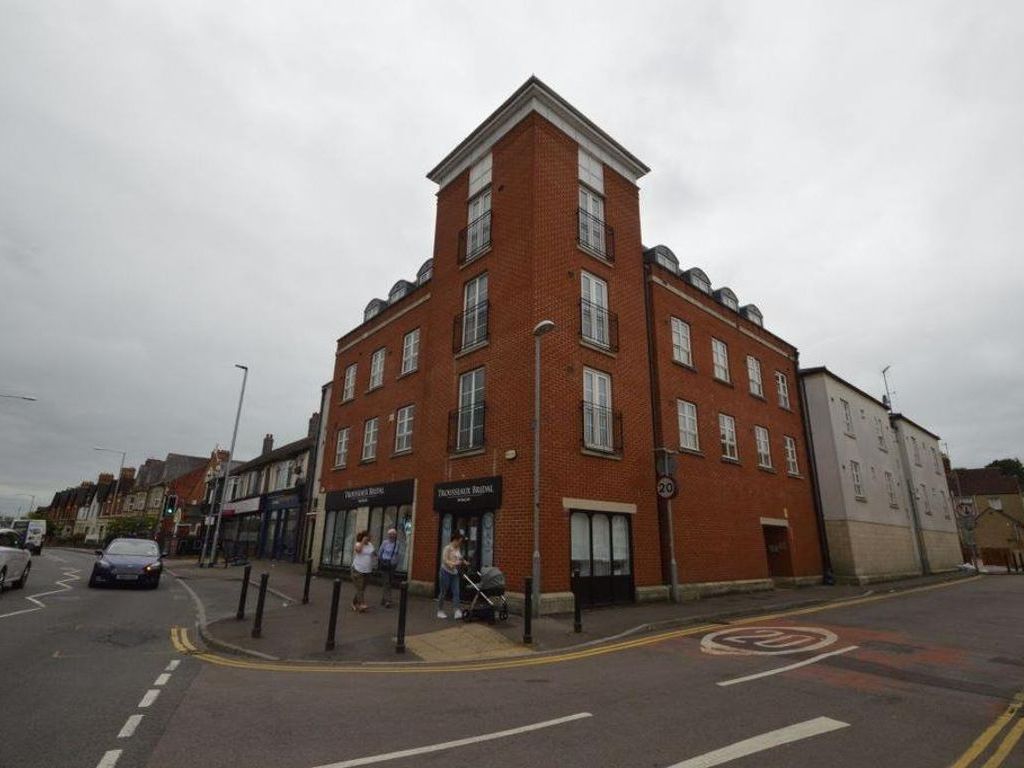 2 bed flat to rent in Old Town, Swindon, Swindon SN1 Zoopla