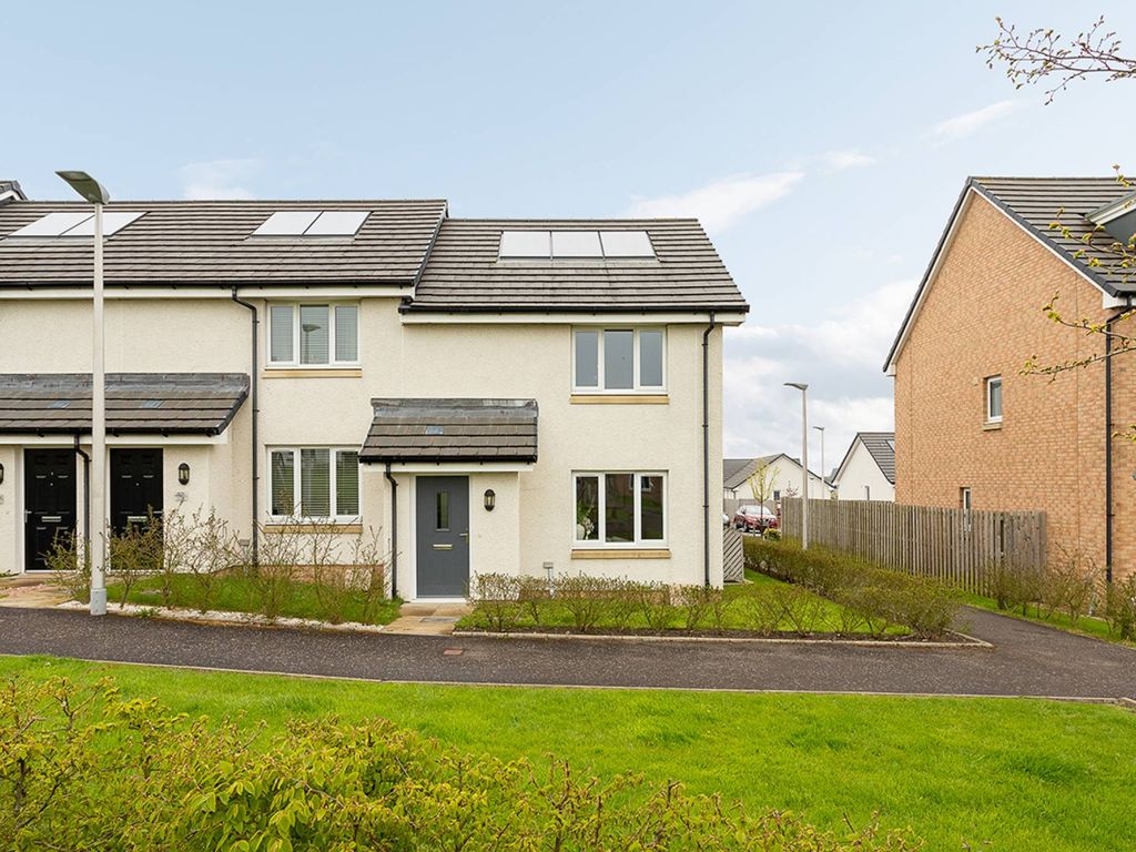 3 bed end terrace house for sale in Elm Park, Hill Of Beath