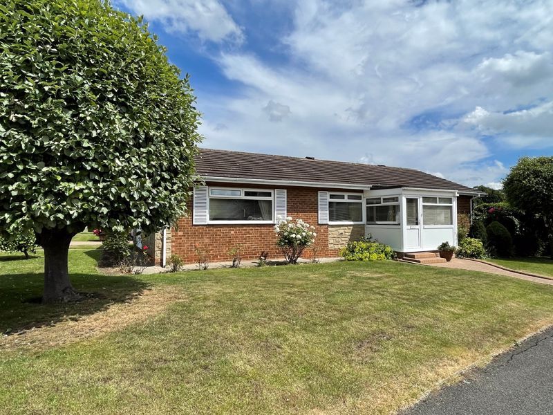 3 bed detached bungalow for sale in Woodlands Drive, Yarm TS15 Zoopla
