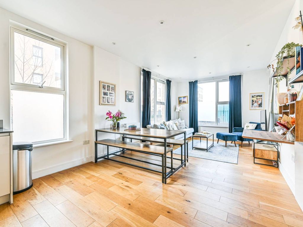2 bed flat for sale in Fairbourne Road, Clapham Park, London SW4 Zoopla